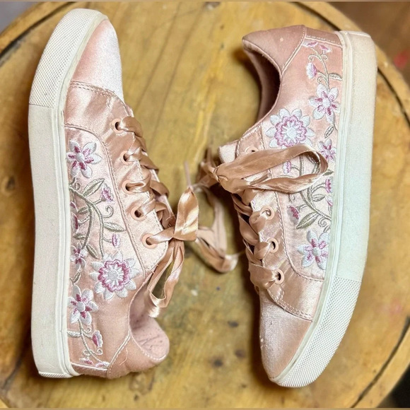 Betsey Johnson Shoes - Betsey Johnson Floral pink sneakers